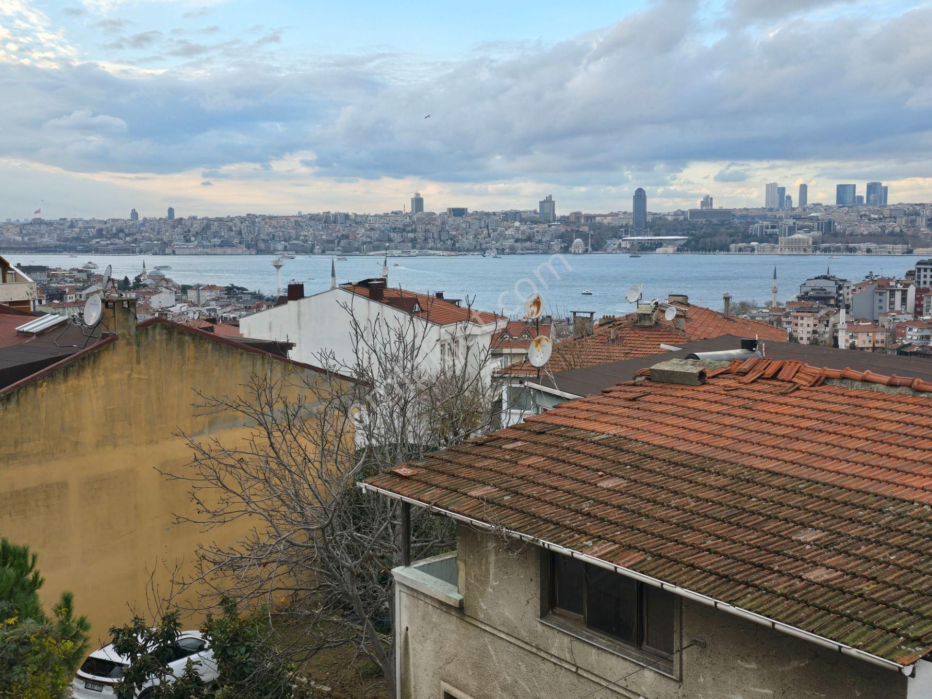 Üsküdar Mimar Sinan Kiralık Daire Deluxe 26 ' Dan Deniz Manzaralı Balkonlu 2+1 80 M2 Fırsat Daire