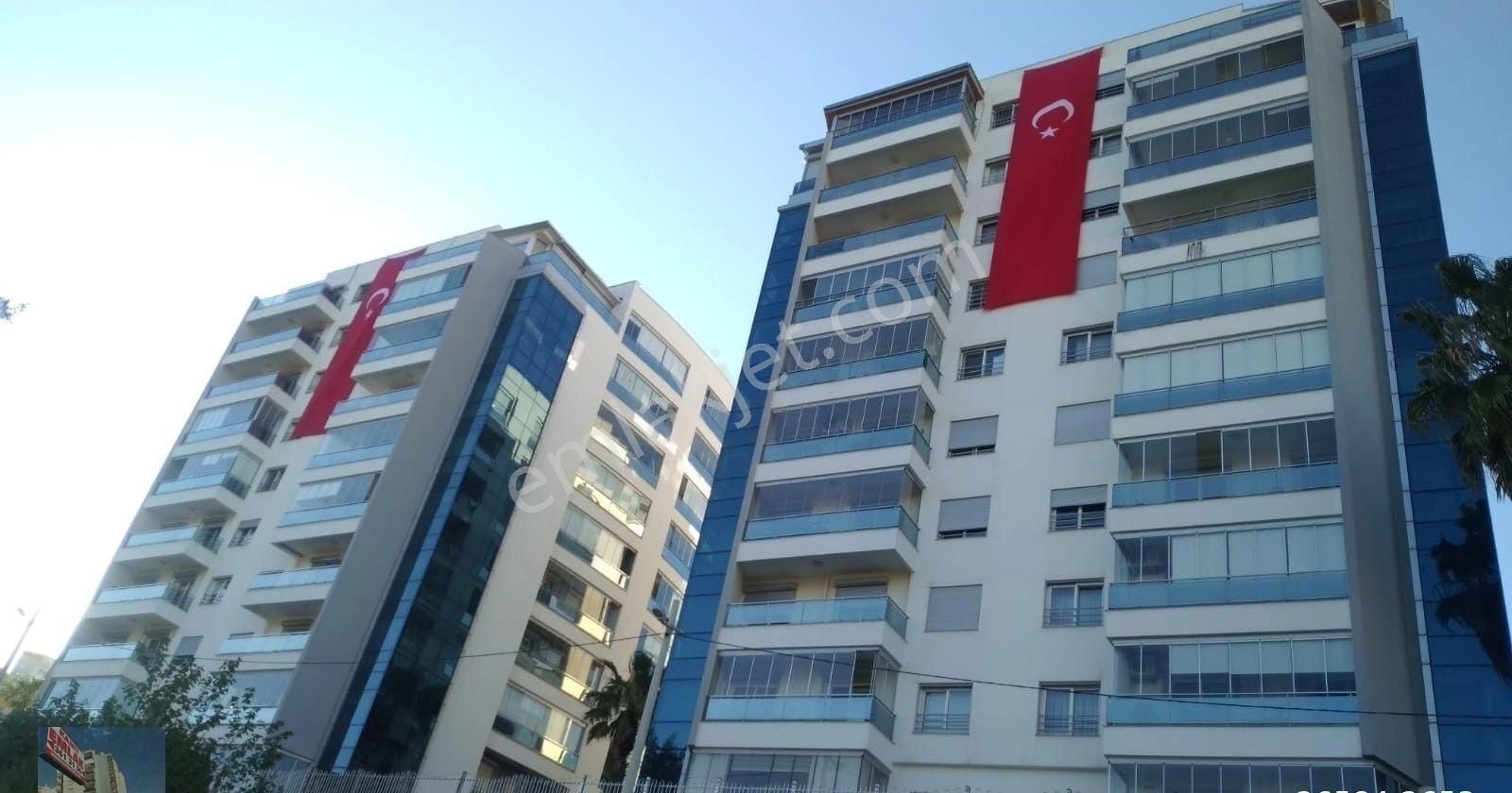 Karşıyaka Örnekköy Satılık Daire Karşıyaka Yakamozevleri Sitesinde Boş Satılık Daire