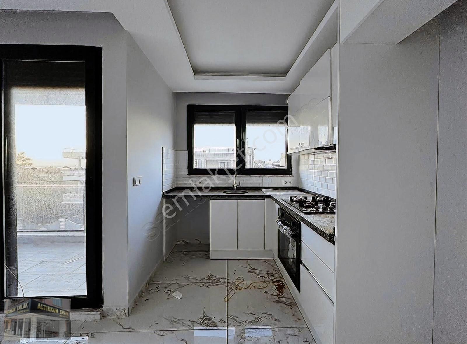 Ayvalık'ta Yüzme Havuzlu 1+1 2+1 Satılık Daireler - Görsel 2