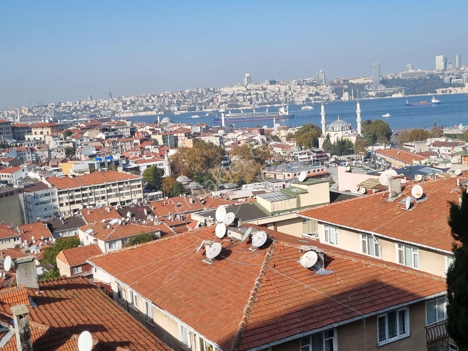 Üsküdar Mimar Sinan Kiralık Daire Deluxe 26 ' Dan Deniz Manzaralı Balkonlu 2+1 90 M2 Geniş Daire