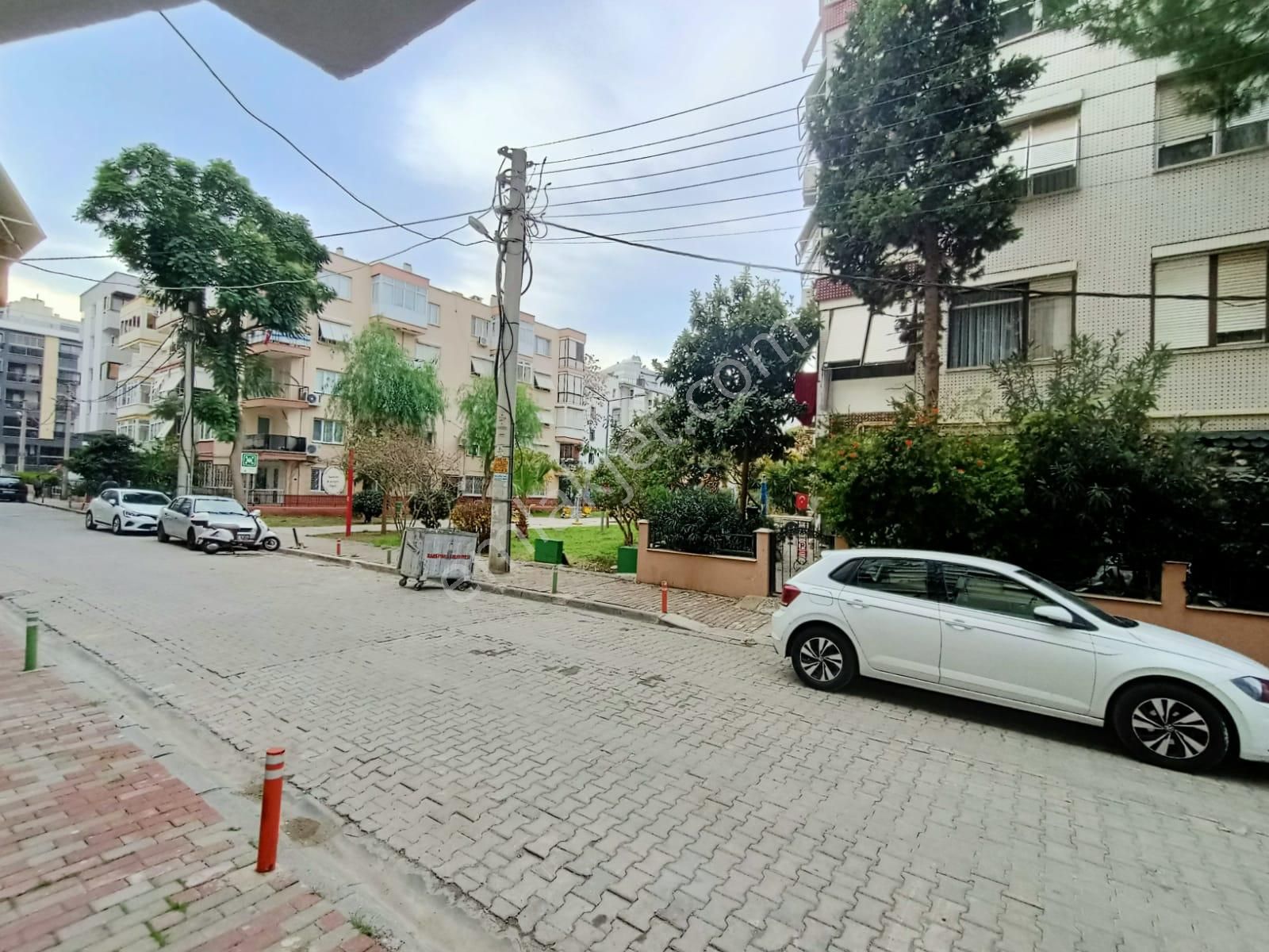 Karşıyaka Aksoy Satılık Daire Muga'dan Aksoy Da Sahile Yakın Park Manzaralı Satılık 1+1 Daire