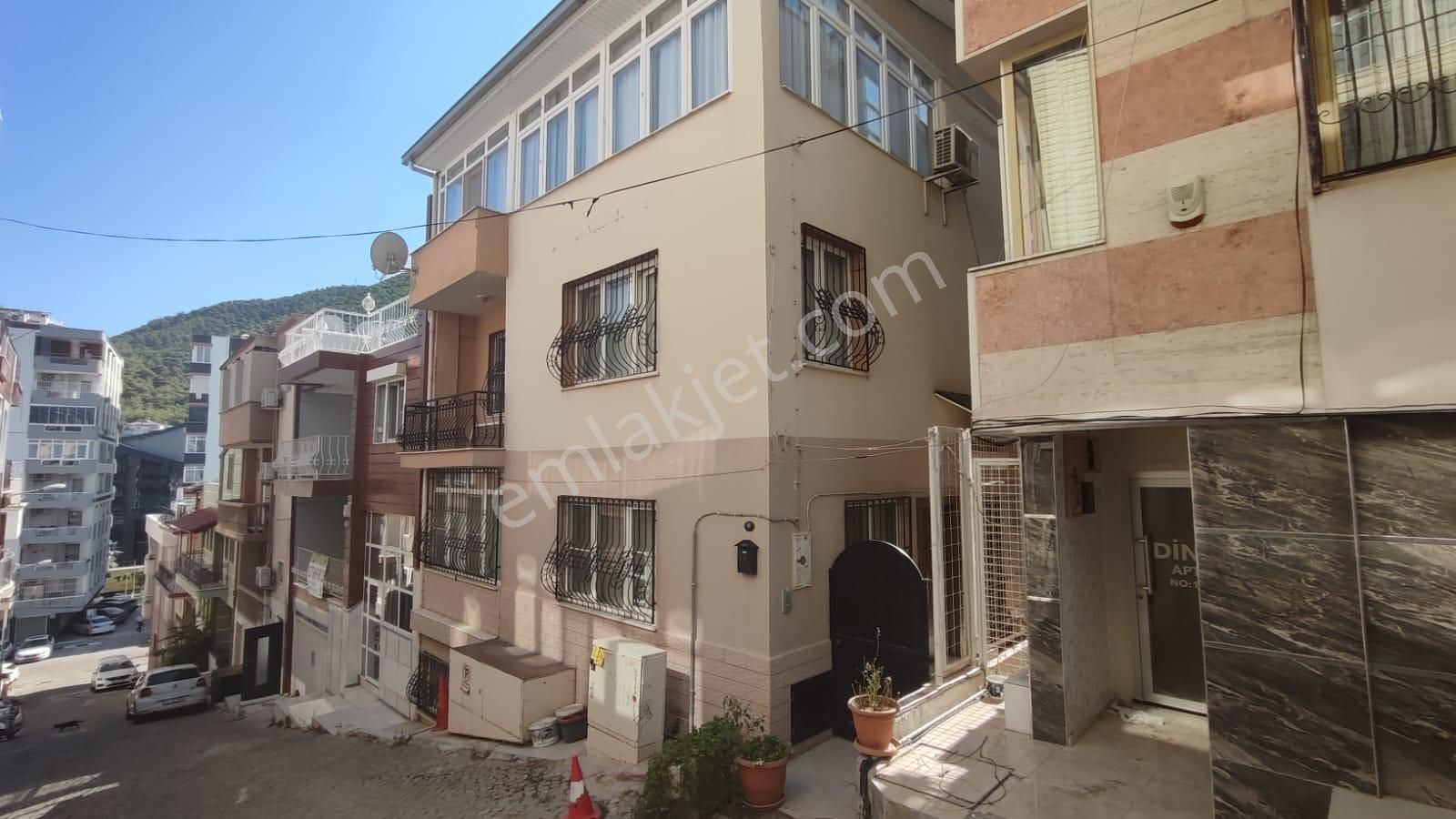 Balçova Korutürk Kiralık Daire Ekonomi Yakınında Faturalar Dahil Jeotermalli Eşyalı Kiralık Daire