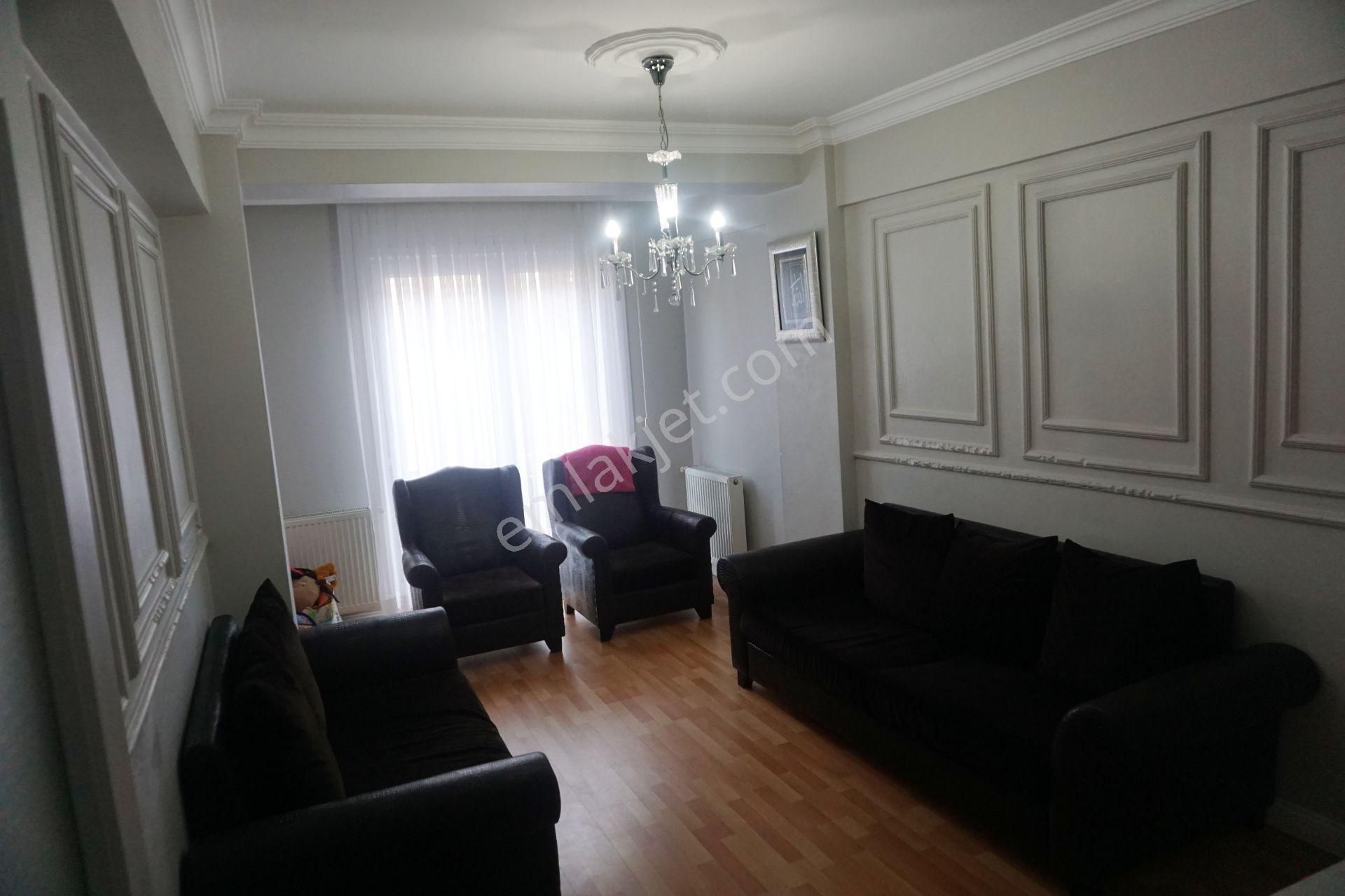 Küçükçekmece Yeşilova Satılık Daire Meral R1805 Sayılı Sk Yeni Binada Ön Cephe 2+1 Ara Kat