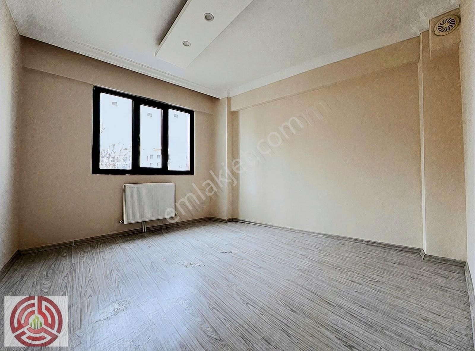 Yunusemre Muradiye Kiralık Daire Emir Grup'tan Muradiye'de Cadde Üzerinde Kiralık 2+1 Daire