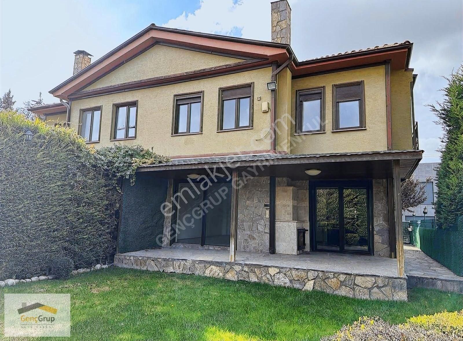 Tepebaşı Sazova Satılık Villa *genç Grup* Karabayır Girişi Yeşillik İçinde Muhteşem 3+1 Villaa