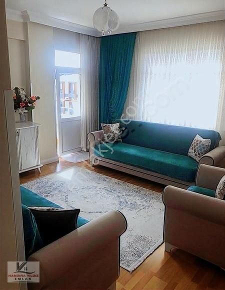 Üsküdar Cumhuriyet Satılık Daire Cumhuriyet Mah, Metroya Libadiyeye Yakın 3+1 130 M2 2.kat