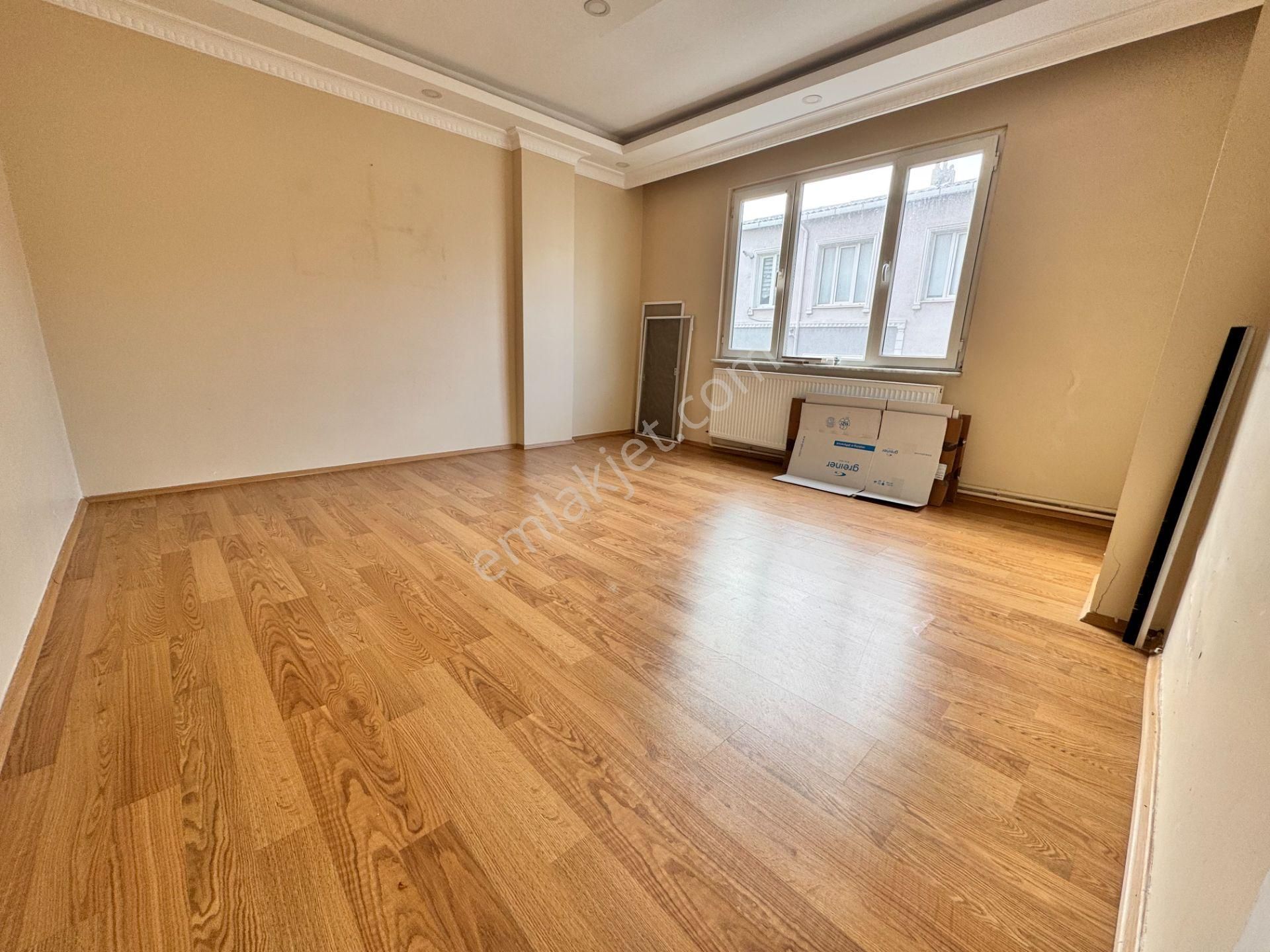 Küçükçekmece Gültepe Kiralık Daire **çevrem**den Gültepe'de Mükemmel Konuma Sahip 2+1 100m² Kiralık Daire