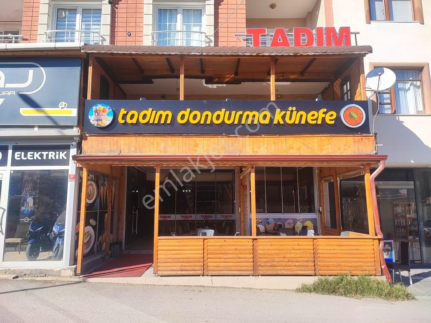 Boyabat Camikebir Satılık Dükkan & Mağaza Şehitoğlu Emlak'tan Kurulu Düzen İş Yeri Tadım Dondurma