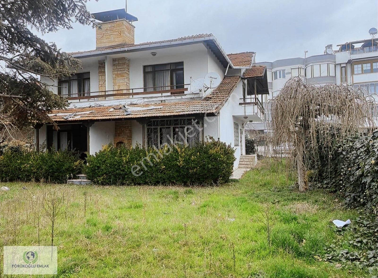 Silivri Mimar Sinan Satılık Villa Silivri Kumluk'ta 755m² Arsa İçinde Denize 20 Metre 2 Adet Villa