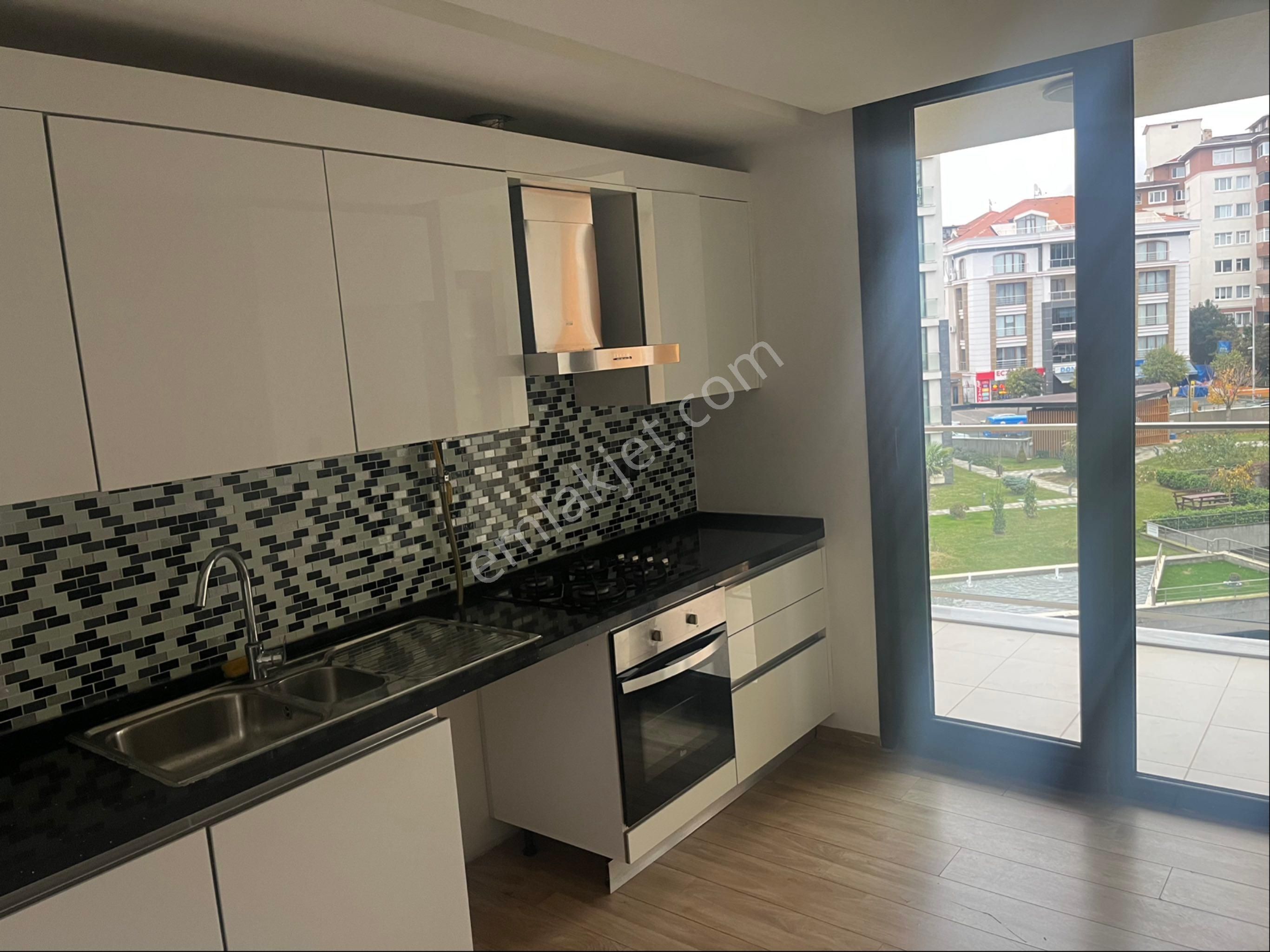 Büyükçekmece Sinanoba Kiralık Daire Sınanoba Atlas Vadi Sitesinde Temiz Şerefiyeli Kiralık 3+1 Daire