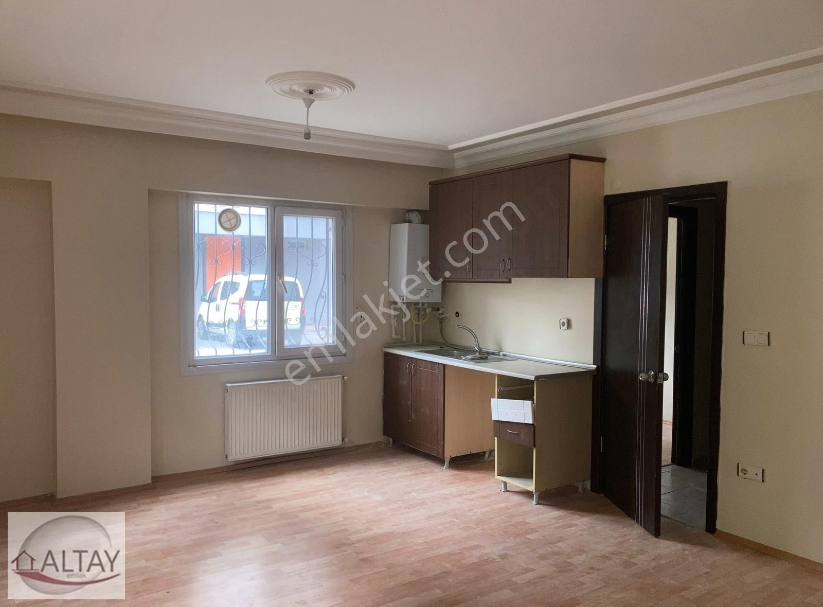 Ataşehir Küçükbakkalköy Satılık Daire Küçükbakkalköy Mah.cengiztopel Cad 1+1 Düz Giriş 50 M2