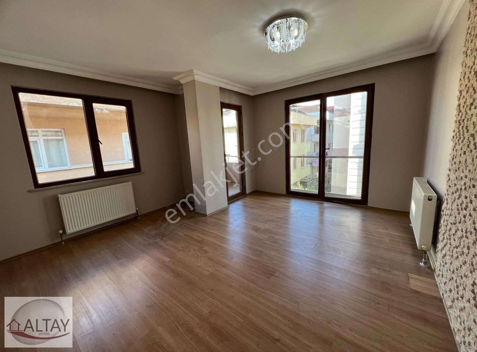 Ataşehir Kayışdağı Kiralık Daire Kayışdağ Mah. Bület Sokak 2+1 80 M2 3 Kat Balkonlu