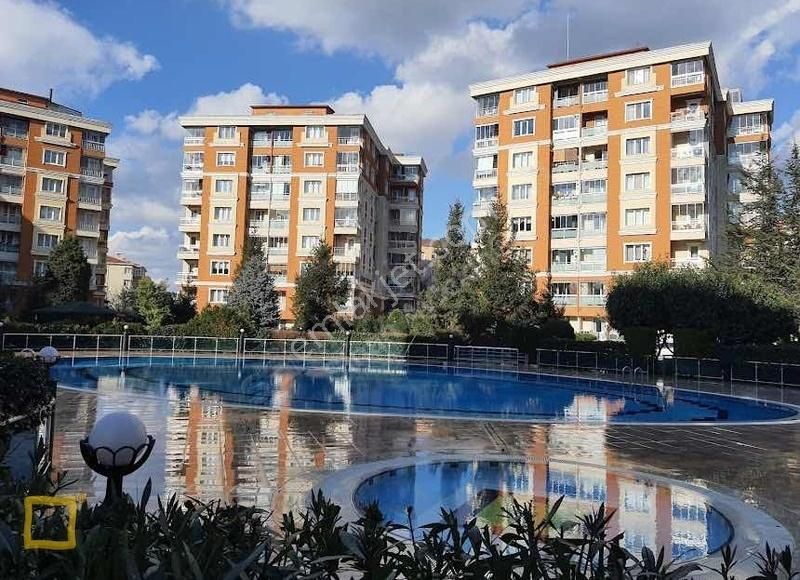 Çekmeköy Hamidiye Satılık Daire Dumankaya Çekmeköy Evlerinde 3+1 137 M2 Ara Kat Satılık Daire