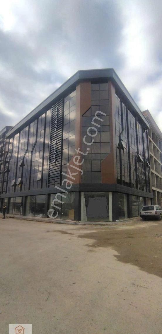 Süleymanpaşa 100. Yıl Kiralık Dükkan & Mağaza Viola Gayrımenkulden Tekirdağ Merkezde Plazada Ofis Katları Ve Kurumsala Uygun Dükkanlar