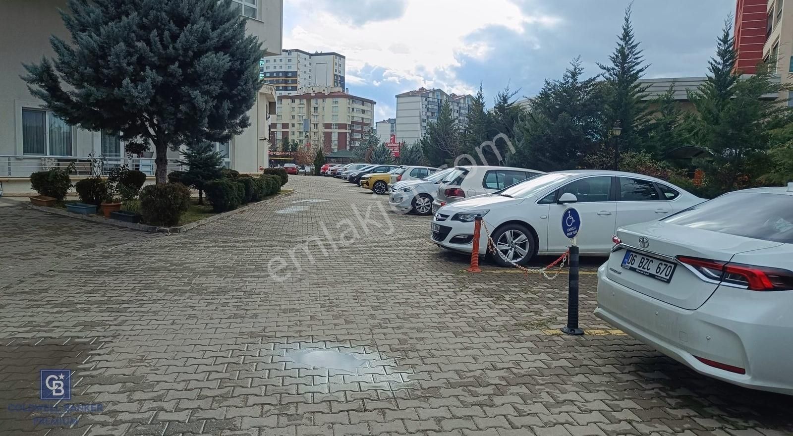 Yenimahalle Yeni Batı Satılık Daire Çakırlar Büyük Göbekte Metro Yakını Geniş Satılık Daire