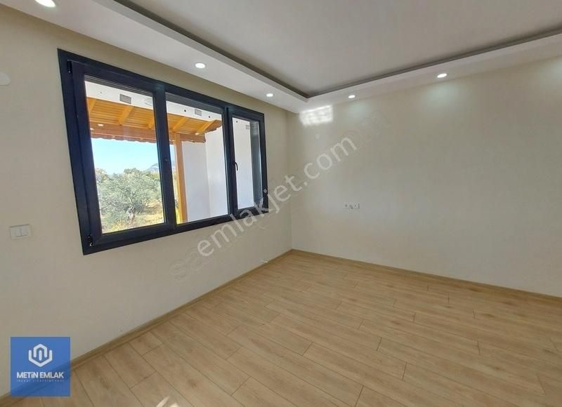 Altınoluk Satılık Sıfır Villa / Denize Yakın / Otoparklı / Bahçeli - Görsel 11