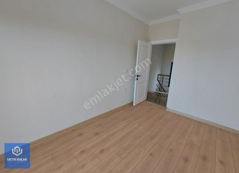 Altınoluk Satılık Sıfır Villa / Denize Yakın / Otoparklı / Bahçeli - Görsel 9