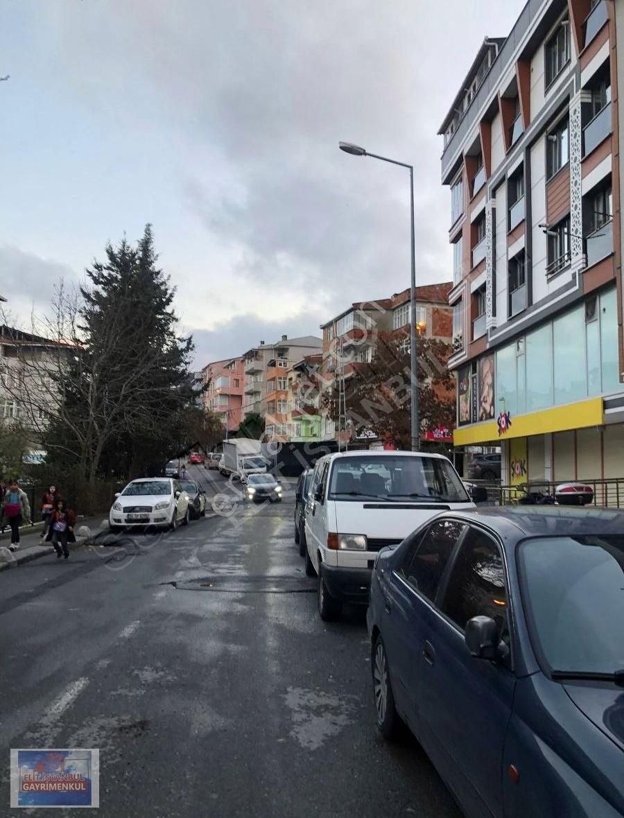 Beylikdüzü Yakuplu Satılık Daire Beylikdüzü Yakupluda 122.sokakta Kapalı Mutfaklı Satılık 1+1