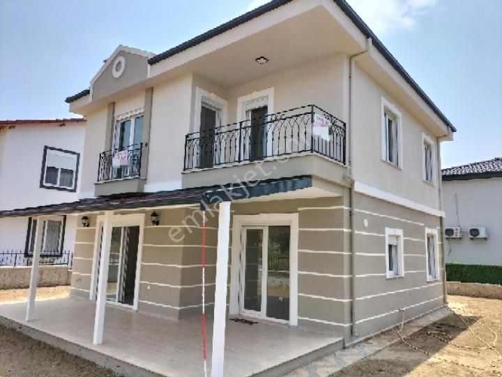 Ayvalık Küçükköy Satılık Villa Sarımsaklı'da Tam Müstakil Geniş Oturumlu Sıfır Villa