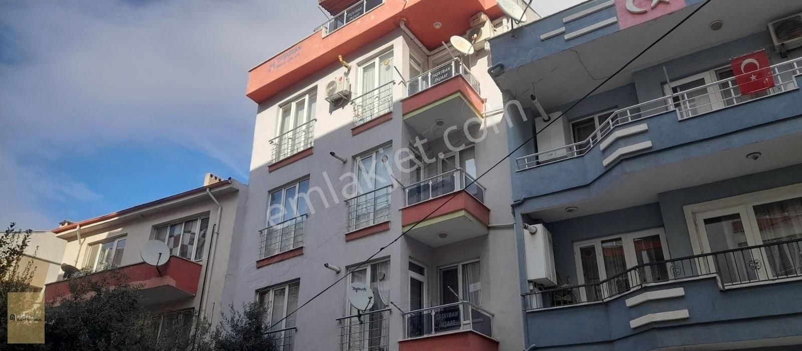 Çanakkale Merkez Barbaros Satılık Daire Çanakkale Plaj Mahallesinse 3+2 130 M2 Teraslı Dubleks Daire