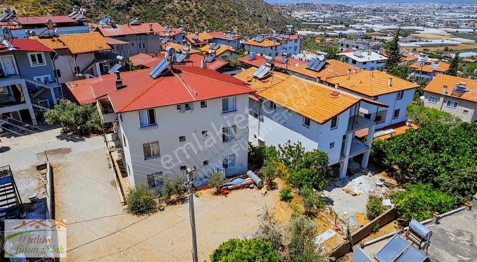 Fethiye Esenköy Satılık Müstakil Ev Füsun Emlak'tan 430 M2 Arazide Üç Katlı Müstakil Ev Satılıktır