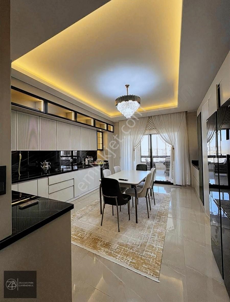 Şehitkamil İbrahimli Satılık Daire Zeugmapark'tan Vadipark Manzaralı Full Eşyalı 4.5+1 Daire