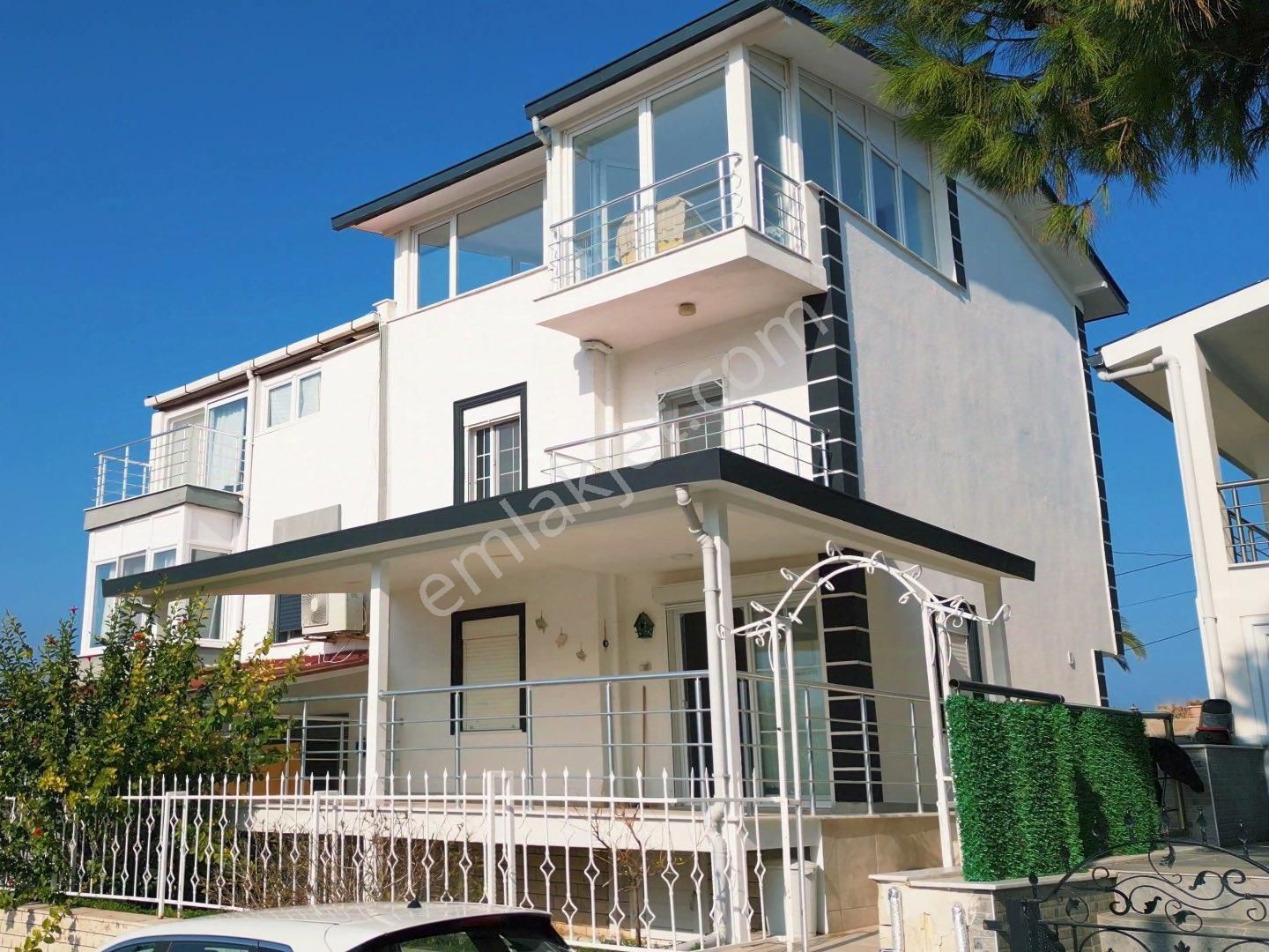 Karaburun Mordoğan Satılık Villa Karaburun Mordoğan Ardıç Plajı Deniz Manzaralı Satılık 4+1 Villa