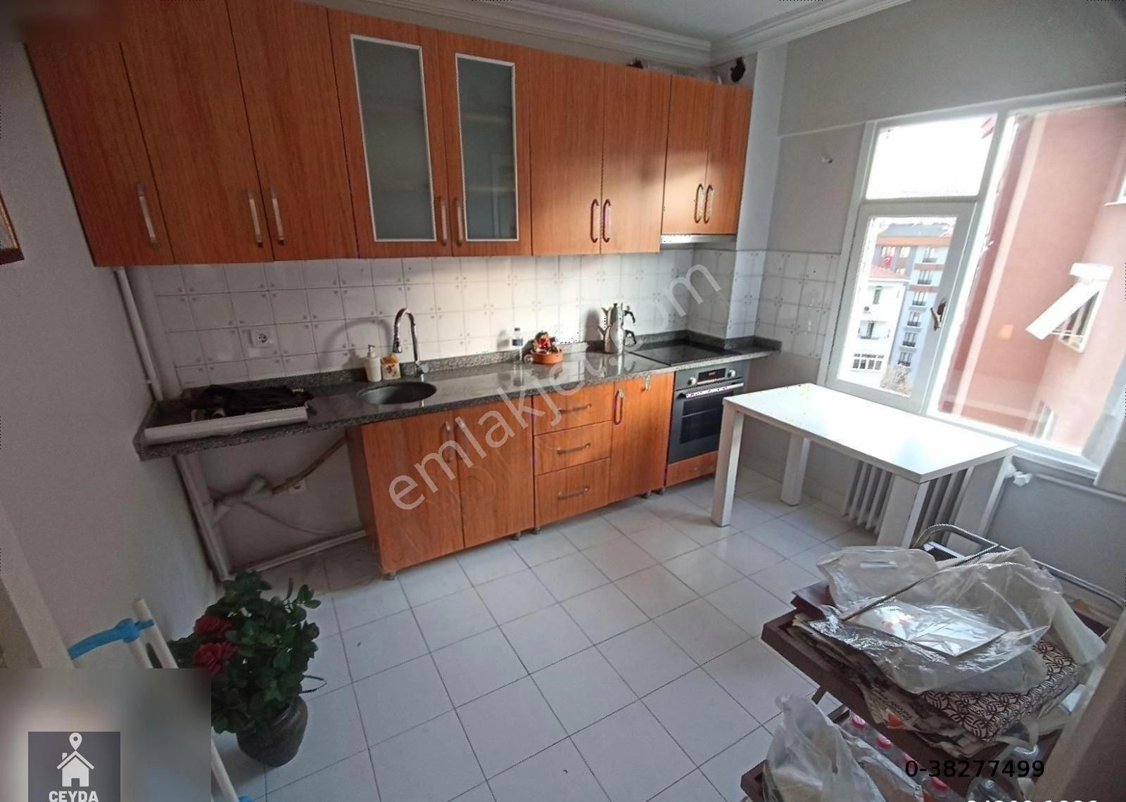 Kadıköy Bostancı Kiralık Daire Kadıköy Bostancı'da Bakımlı Geniş 3+1 Boş Ön Cephe Balkon'lu