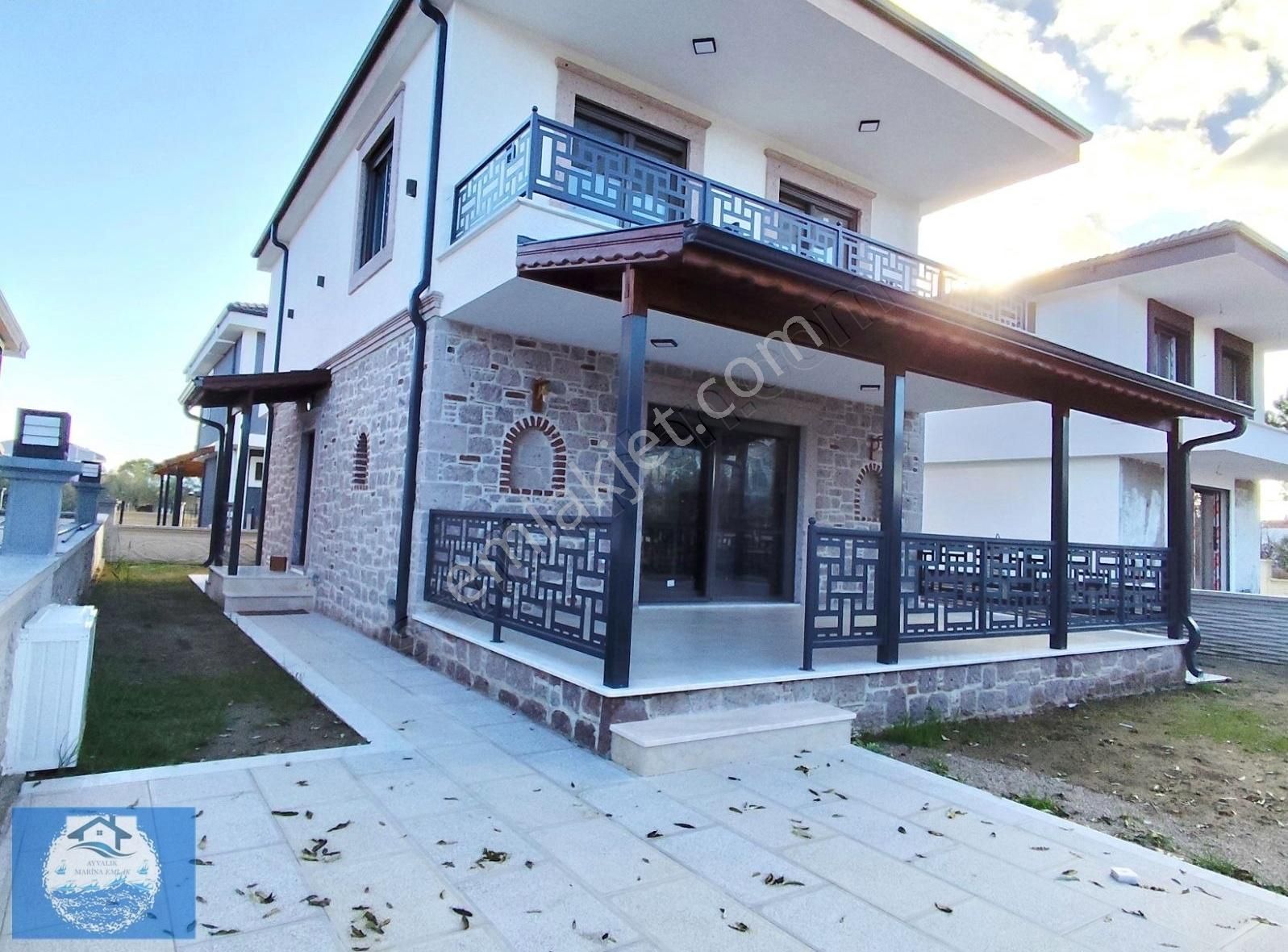 Ayvalık Altınova Satılık Villa Marinadan Tam Müstakil Villalar (özel Tasarım)