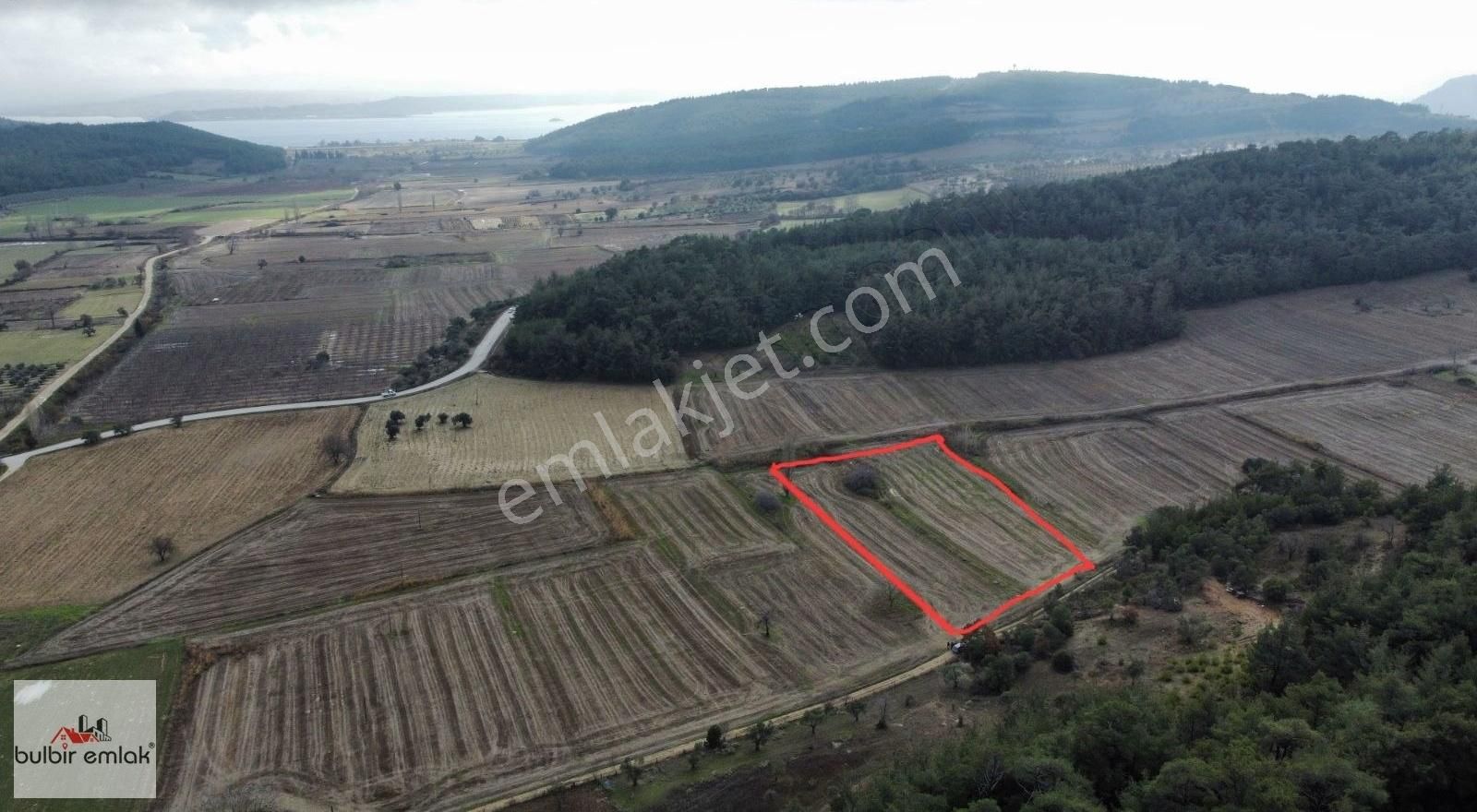 Eceabat Bigalı Köyü Satılık Tarla Çanakkale Eceabat Bigalı Köyünde 6946m² Denize Yakın Yatırımlık