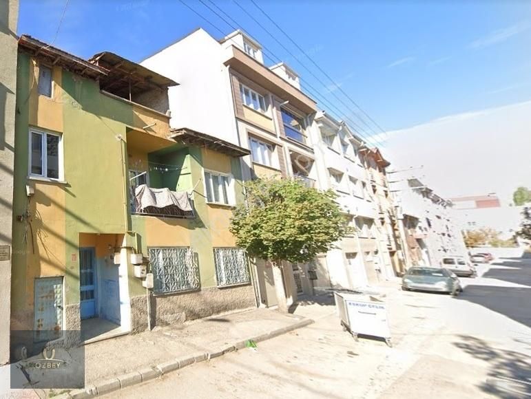 Odunpazarı Emek Satılık Müstakil Ev Özbey Emlaktan Ertaş Caddesi Yakını İki Katlı Müstakil Ev