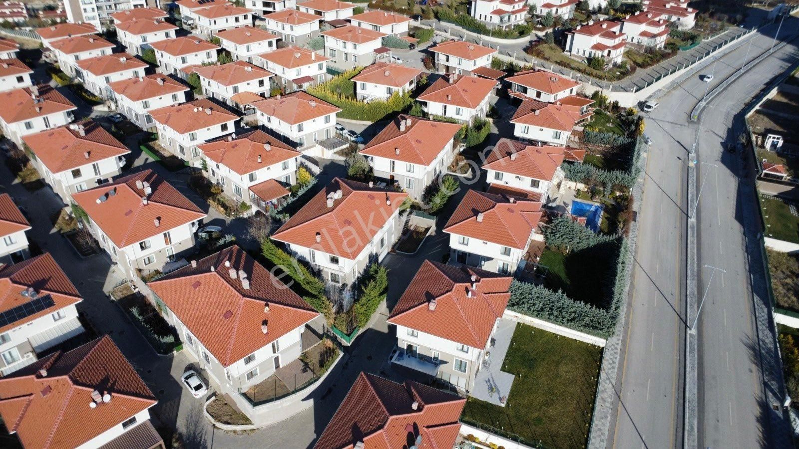 Çankaya Alacaatlı Satılık Villa Redstone Castle Çankaya Alacaatlı Beta 2 Tepe Villaları Satılık 5+1 Villa