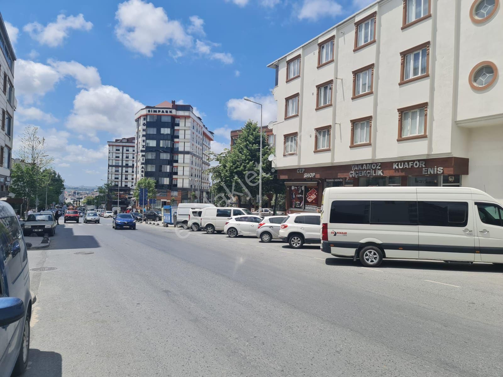 Arnavutköy Arnavutköy Merkez Satılık Dükkan & Mağaza Arnavutköy Merkez'de Güncel Kiracılı Ana Cadde Üzeri Dükkan