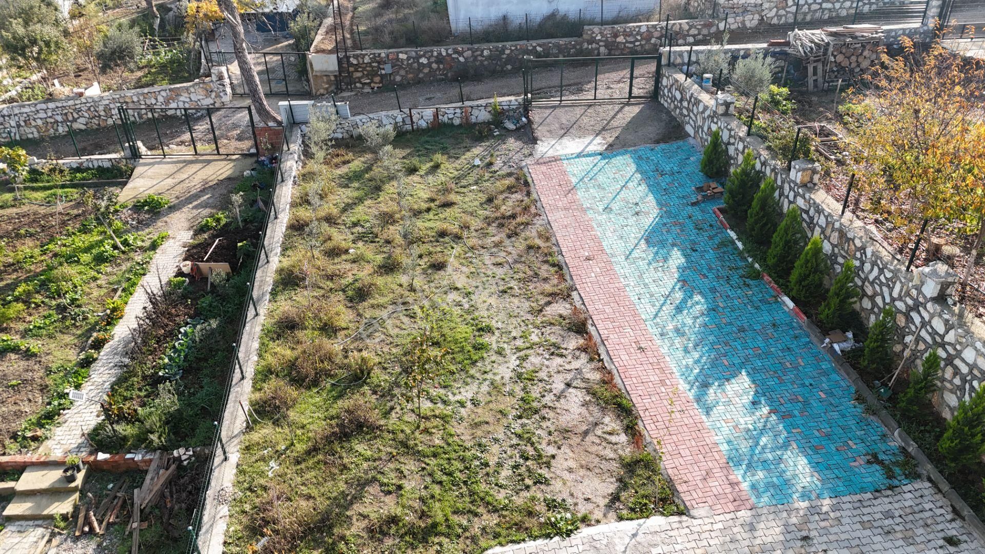 İzmir Ataköyde Satılık 538 M2 Bahçe 75 M2 Betonarme Ev - Görsel 13