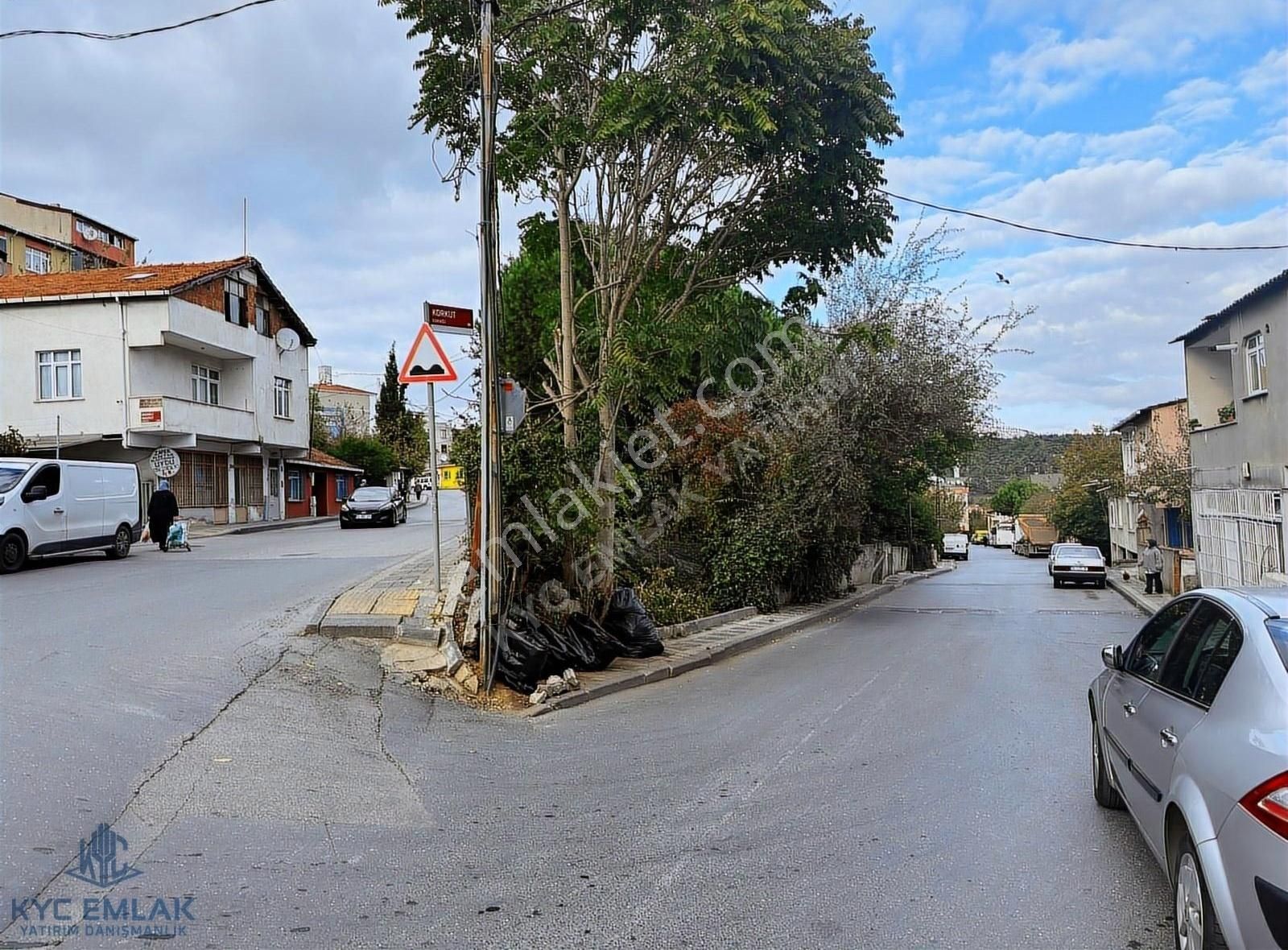 Ümraniye Kazım Karabekir Satılık Konut İmarlı Kazımkarabekir Mahallesinde Cadde Üzeri Güzel Konumda Arsa