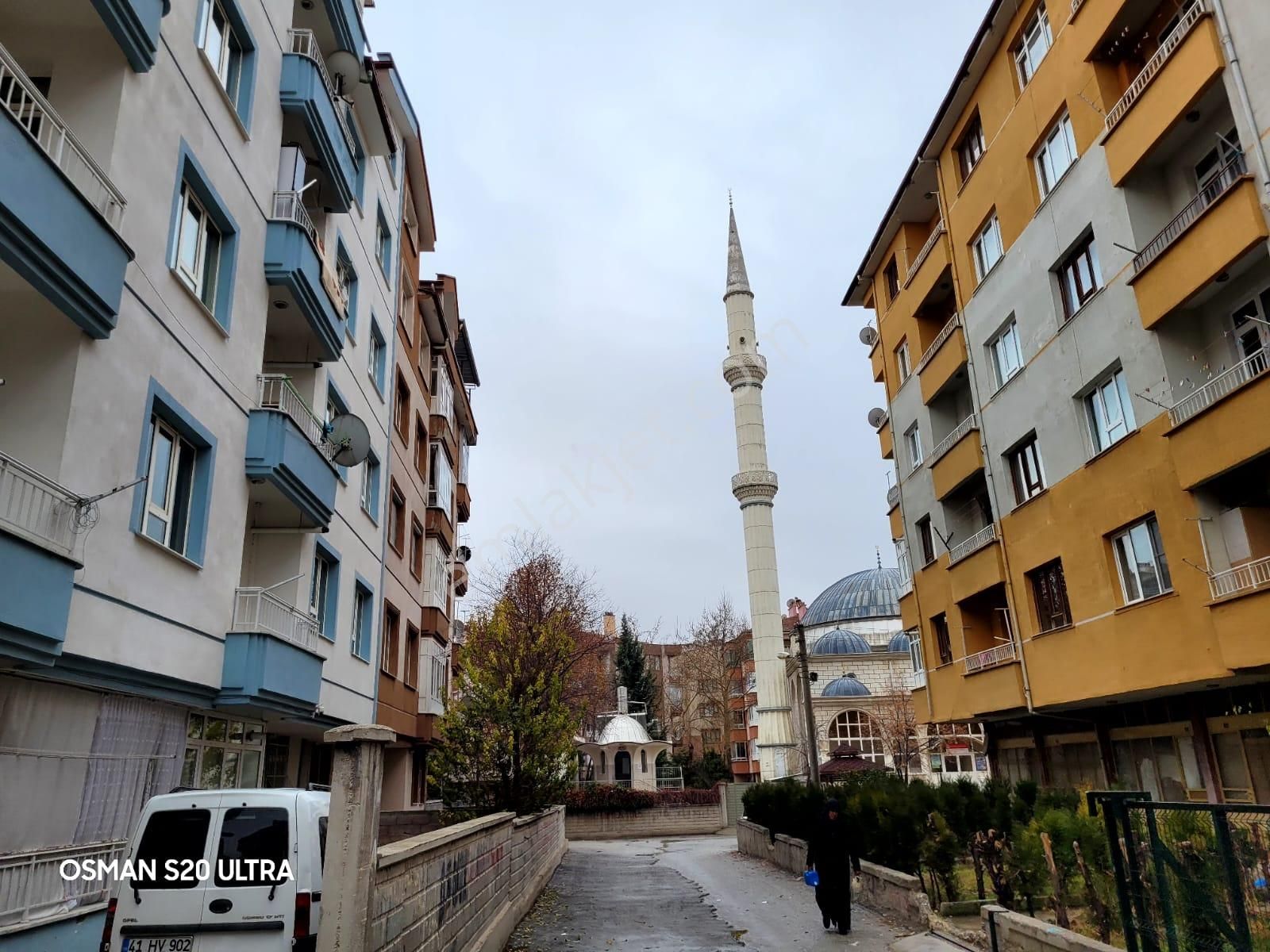 Selçuklu Mehmet Akif Kiralık Daire Mehmet Akif Mah. Tuzdeve Caddesi Ve Hadimi Caddesi Üzeri Arakat Asansörlü 3+1 200 Brüt 150 Net