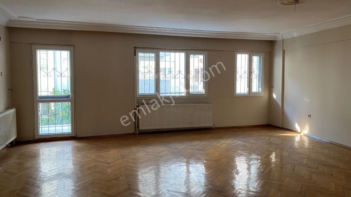 Karşıyaka Alaybey Kiralık Daire Karşıyaka Alaybeyde 3+1 Otoparklı Geniş Kiralık Daire