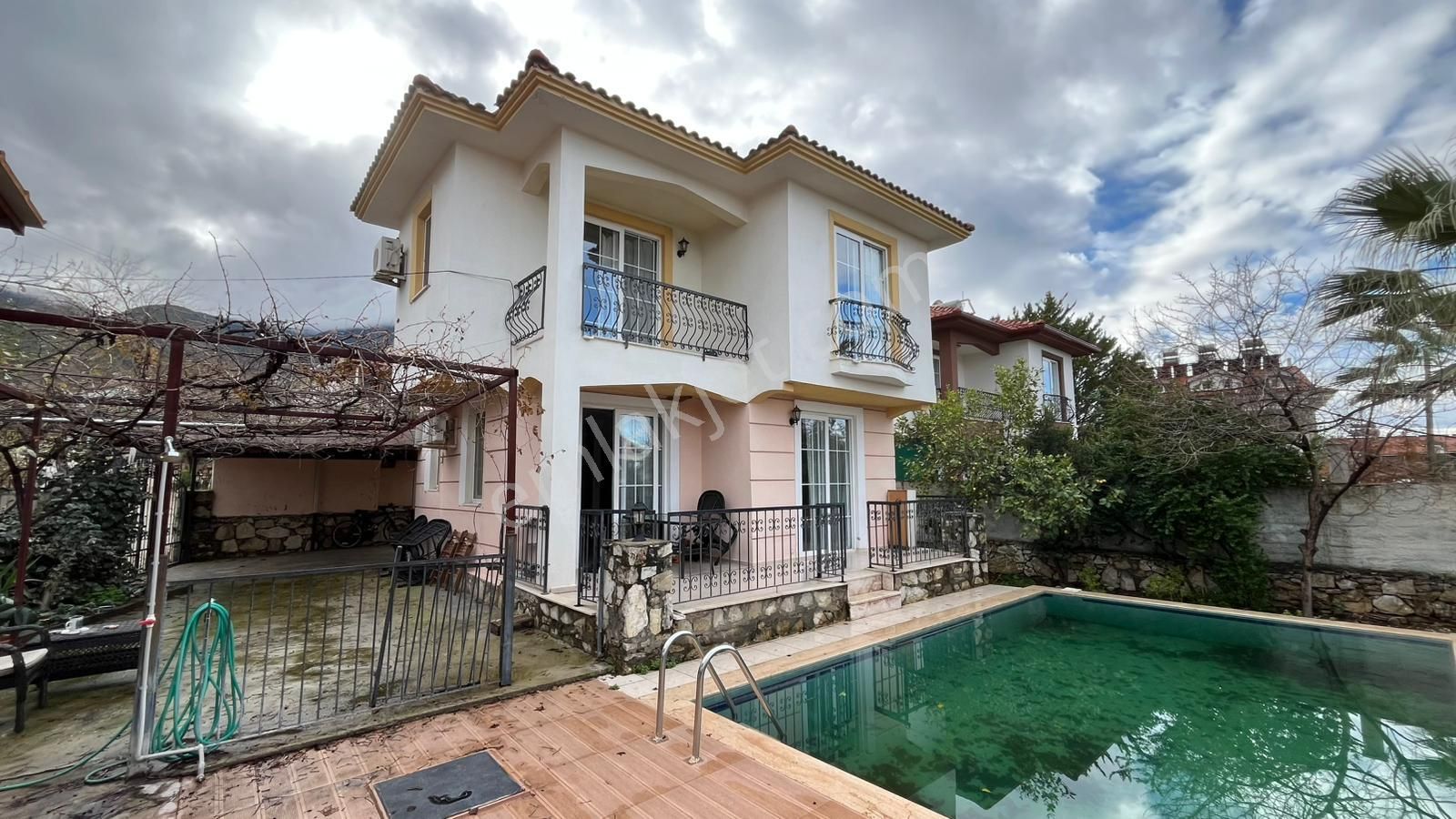 Fethiye Ölüdeniz Satılık Villa Stop'tan Ölüdenizde 375m² Arsa/3+1 Havuzlu Müstakil Villa/12.200