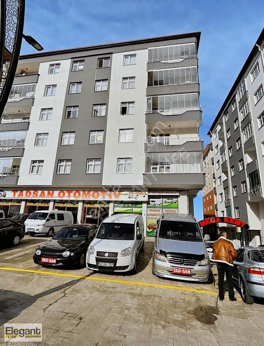 Rize Merkez Taşlıdere Kiralık Daire Elegantlife Gayrimenkul'den Hamidiye'de 3+1 Kiralık Daire