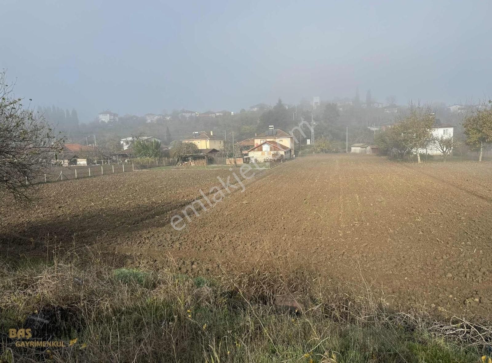 Adapazarı Poyrazlar Satılık Ticari İmarlı Başdekor Gayrimenkul'den Satılık Arsa Poyrazlarda Anayol Üzeri