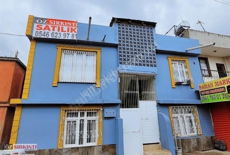 Yüreğir Koza Satılık Müstakil Ev Koza Caddesi'nde 2 Katlı Satılık Müstakil Toplam 3 Adet Ev