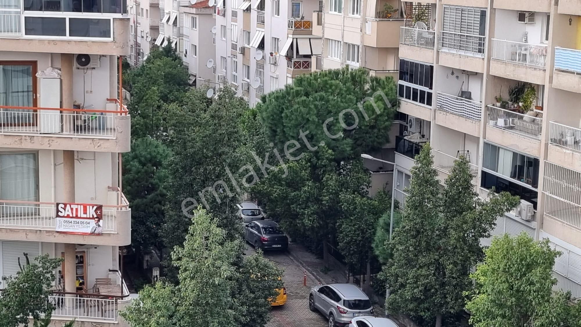 Karşıyaka Bahçelievler Satılık Daire İzmir Karşıyaka Bahçelievler'de Satılık 3+1 Daire!