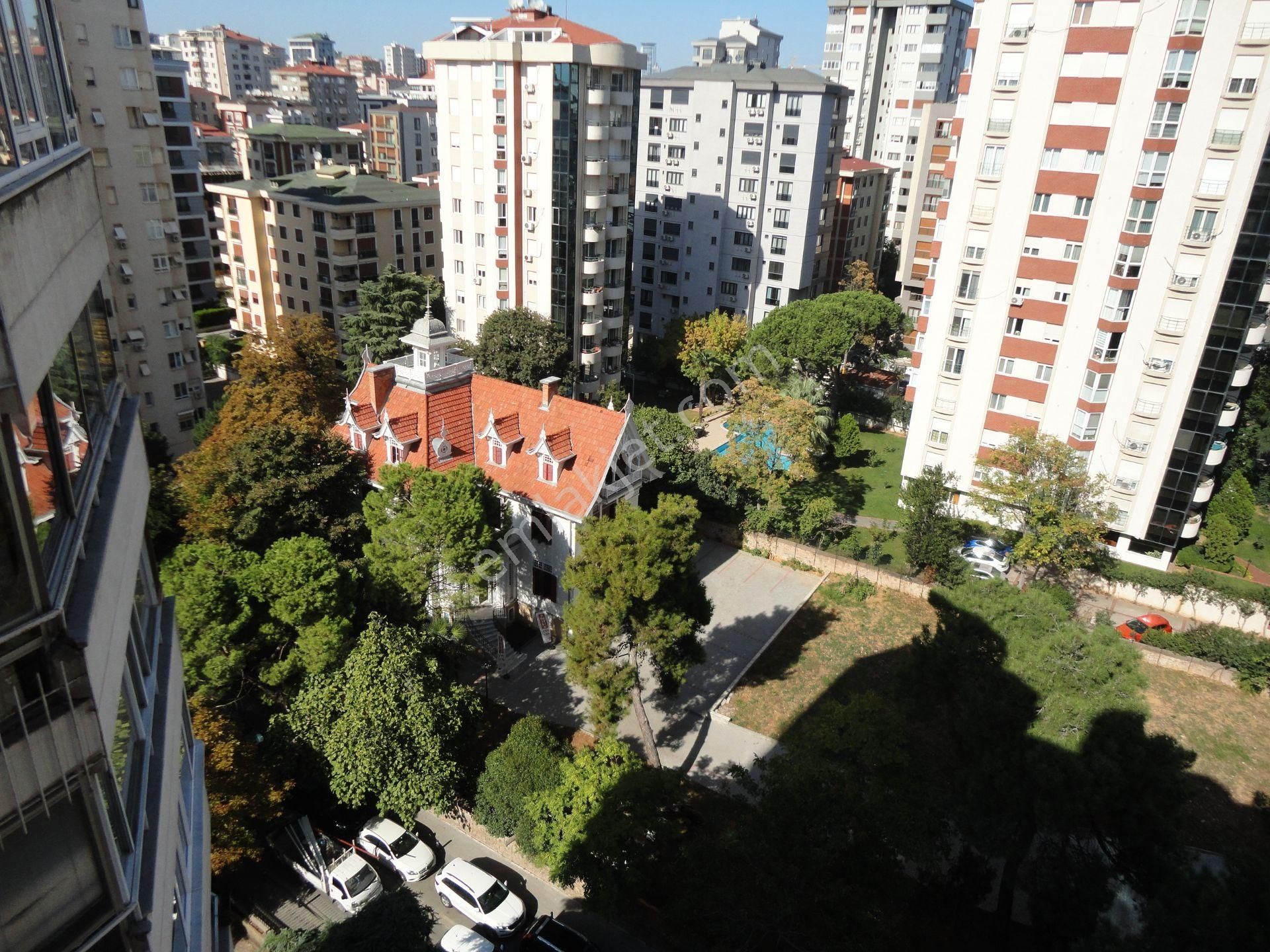 Kadıköy Erenköy Satılık Daire Erenköy Bağdat'a 5 Dk.150m2 Çift Wc Otoparklı 11.kat Satılık 3+1