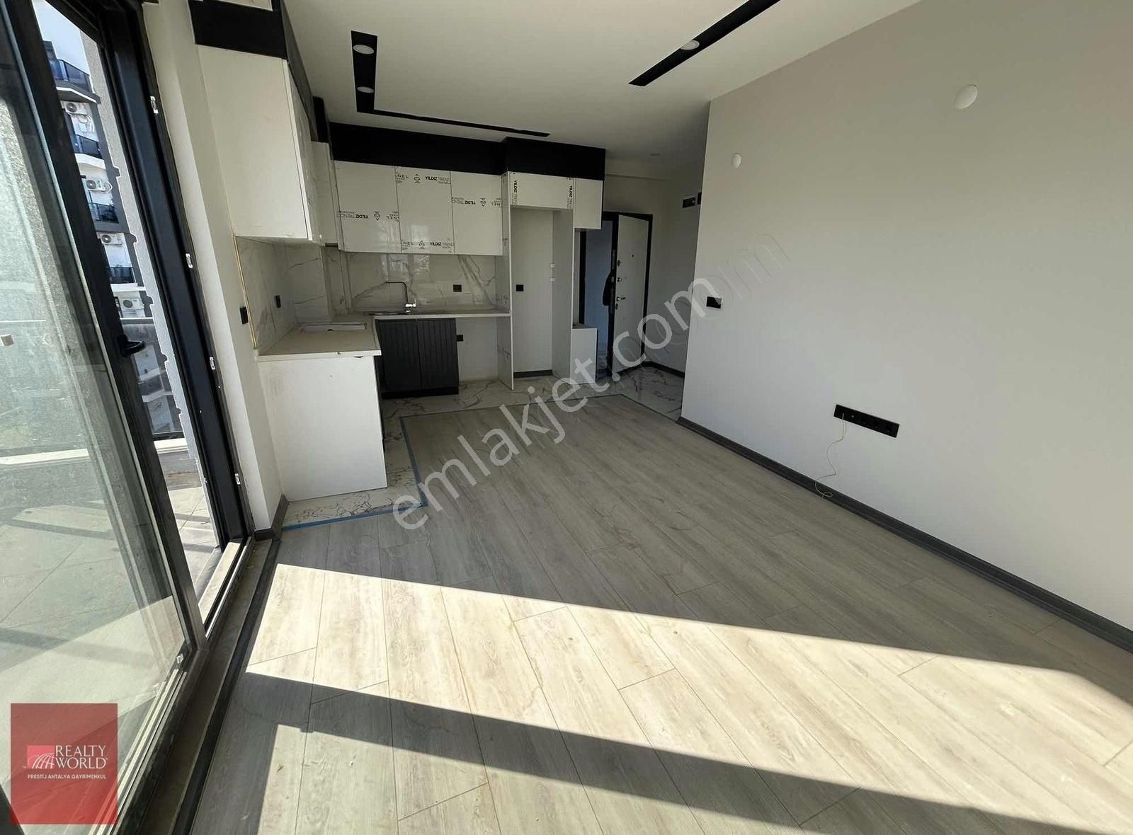 Aksu Altıntaş Satılık Daire Altıntaş Site İçerisinde Satılık 1+1 Daire