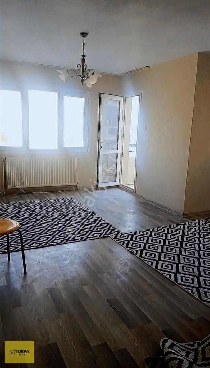 Buca Atatürk Kiralık Daire Turpa Buca'dan Doğuş Cad. Üzeri Kampüs Karşısı 3+1 Arakat