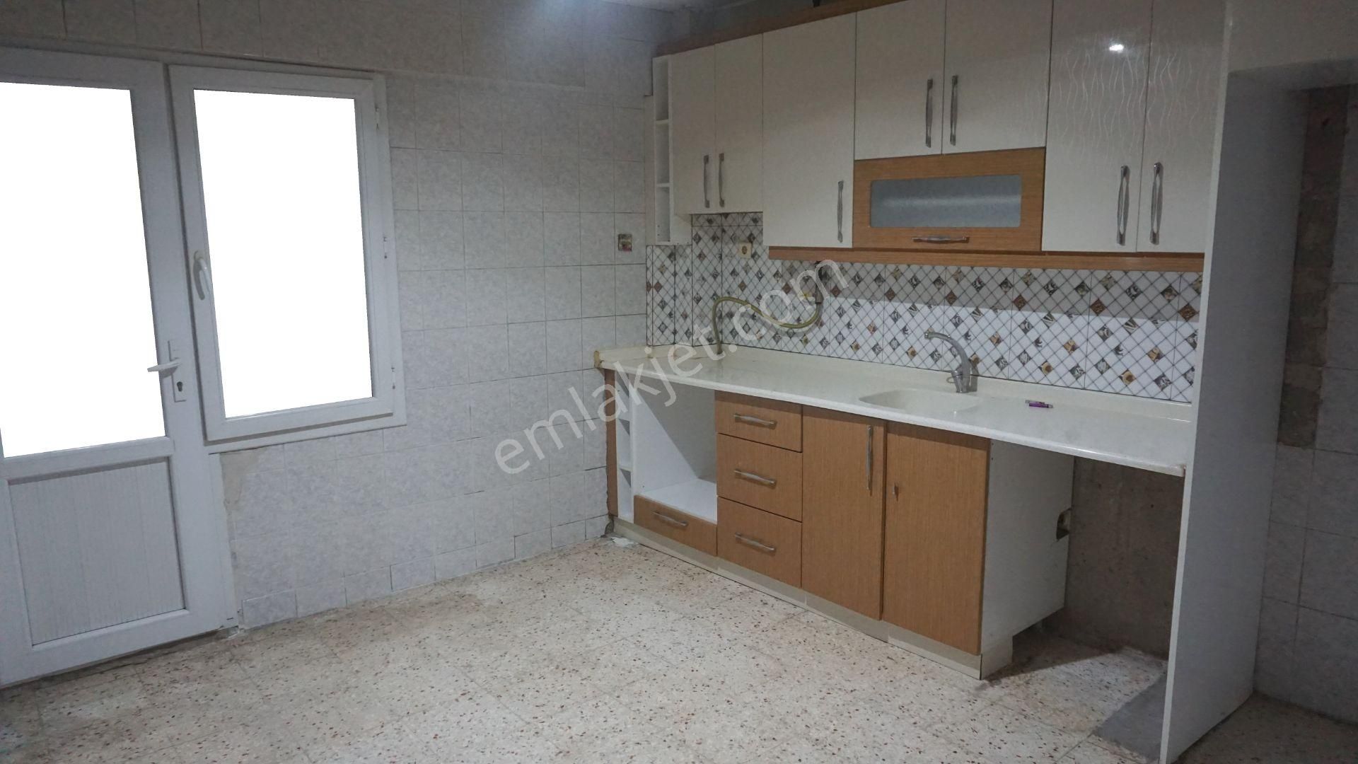 Menemen Gölcük Kiralık Daire Menemen Asarlıkta 3+1 Dogalgazlı Daire Çiğli Serkan Emlak Dan