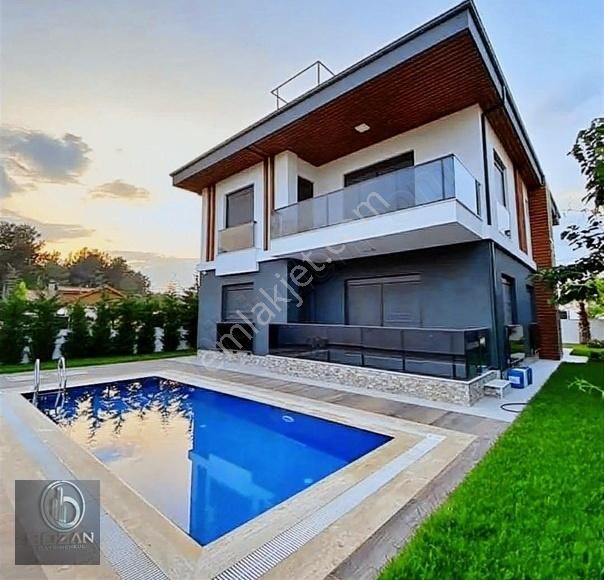 Döşemealtı Yeşilbayır Satılık Villa Orfe At Çiftliğinin Yanında Süper Ultra Havuzlu Satılık Villa