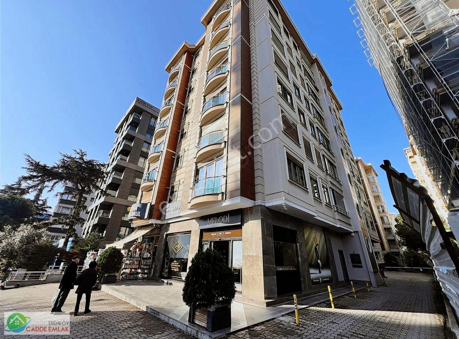 Kadıköy Erenköy Satılık Daire Cadde Emlaktan Ethem Efendi Caddesi Üzerinde Site İçinde 3+1