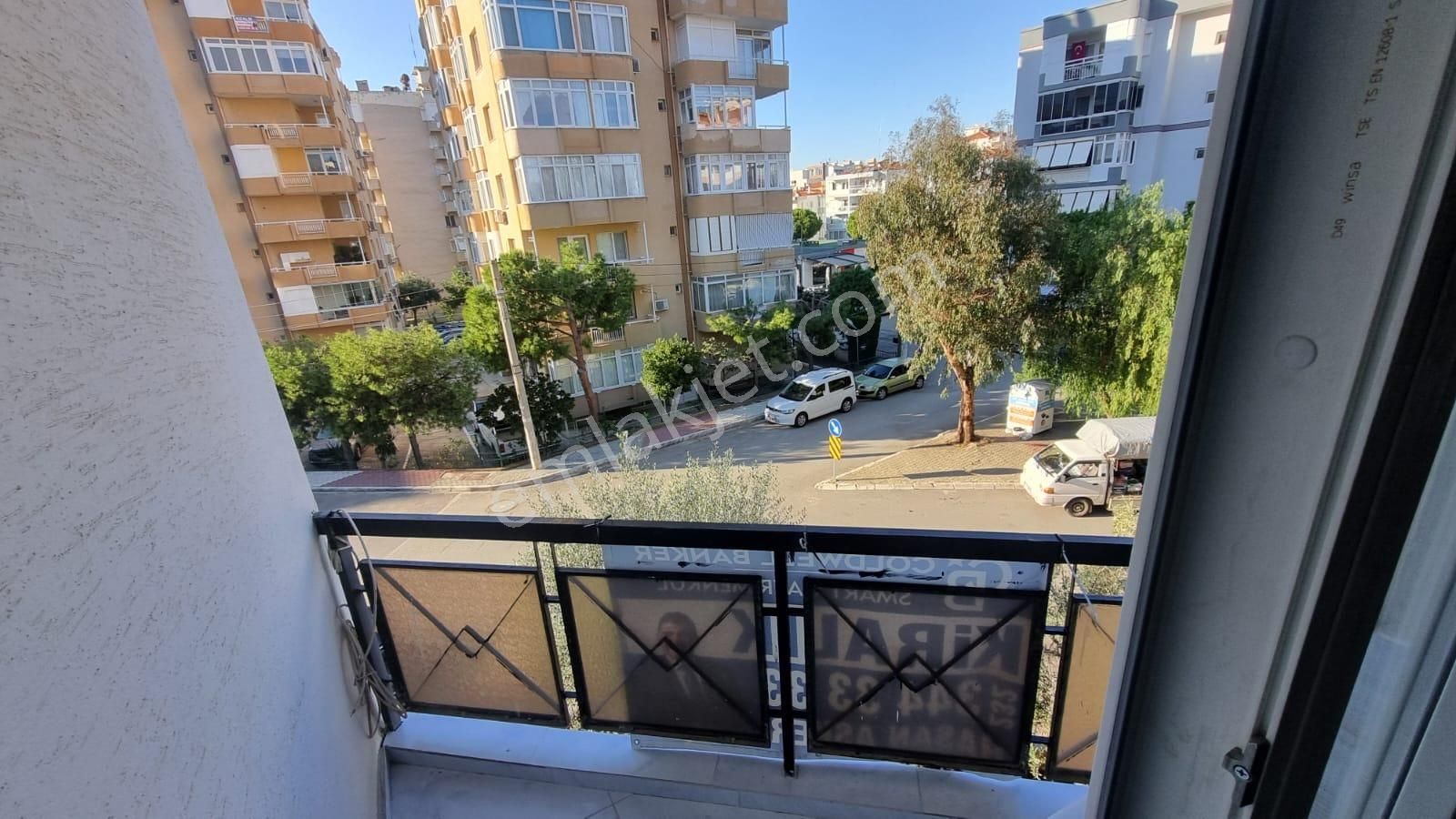 Narlıdere Ilıca Kiralık Daire İzmir Narlıdere 9 Eylül Tıp Fakültesi 3+1 Kiralık Daire 135 M²