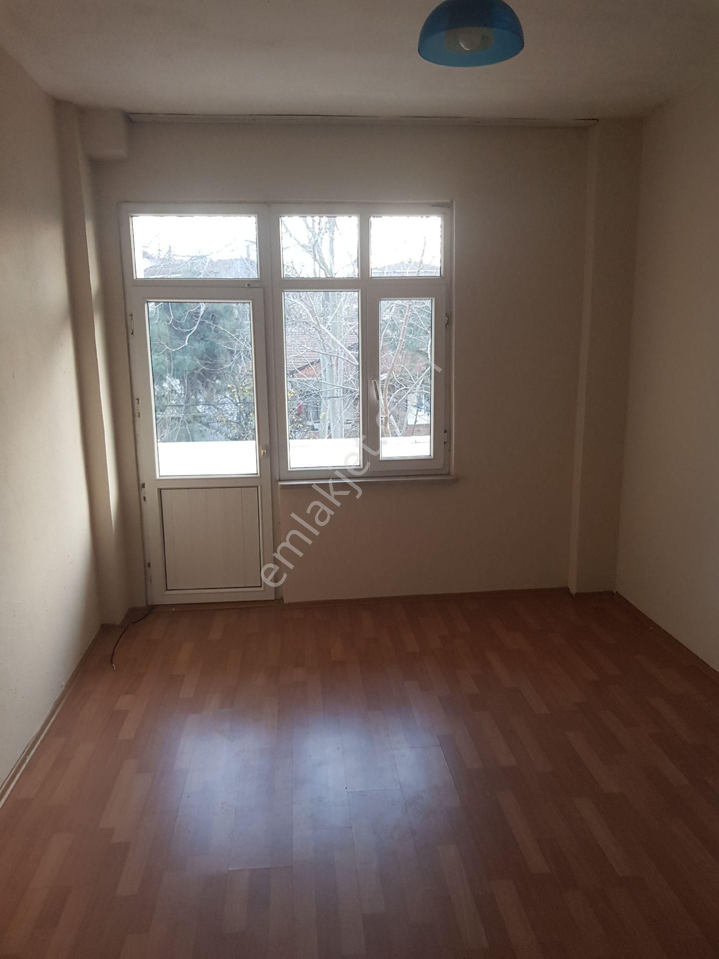 Ümraniye Dumlupınar Kiralık Daire Ümraniye Kazımkarabekirde Doğalgaz Kombili 90 M2 Temiz Kullanışlı Daire